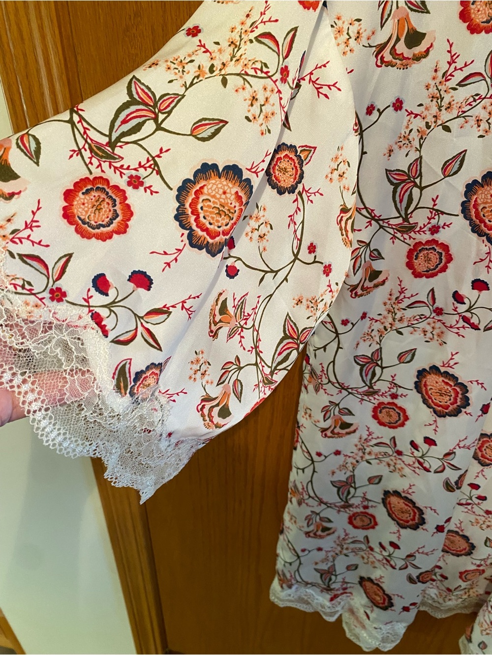 Chelsea 28 Women’s Robe - Picture 3 of 7